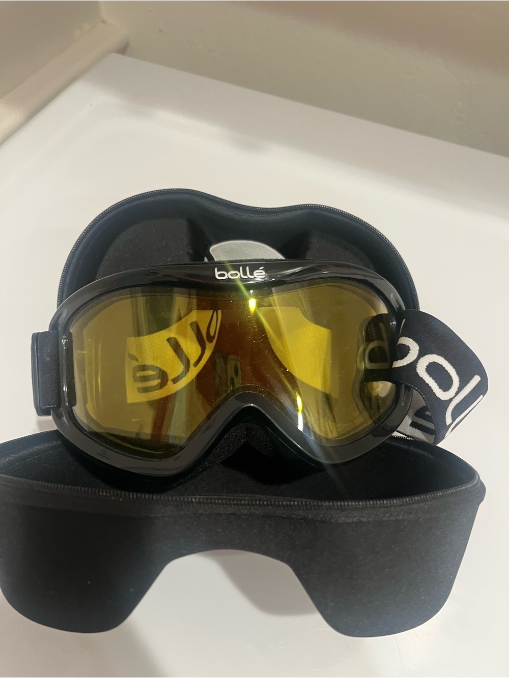 Bollé Ski/Snowboard Goggles - Black Frame with Yellow Lens
